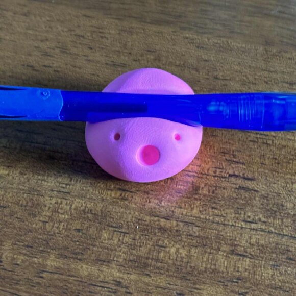 Handmade Clay Pen Holder – Cute Minimalist Desk Organizer for Office - Picture 1 of 4
